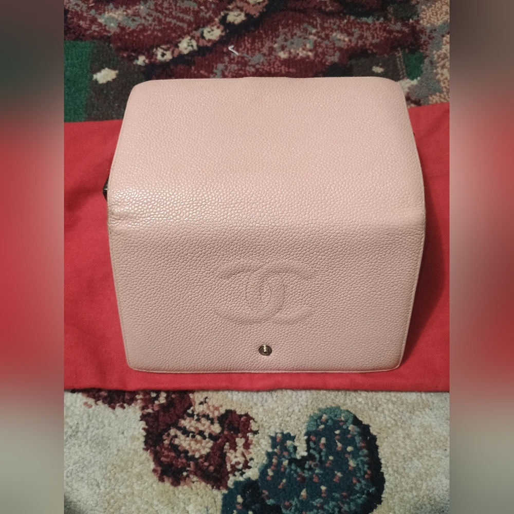 Chanel Vintage Caviar Leather Wallet EUC - Picture 3 of 16
